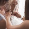 عروس ترتدي فستان سهرة أنيق في دبي – مجموعة Sponsa Bridal